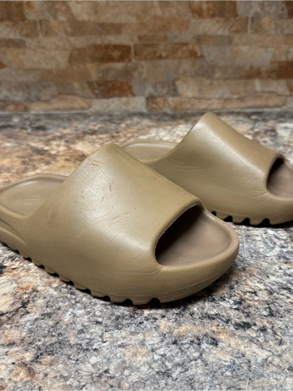Adidas Yeezy Slide Size 4 Earth Brown